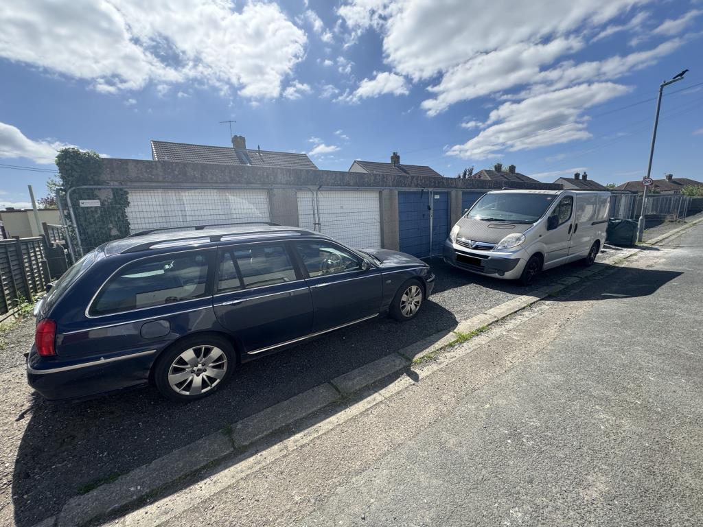 Garages 10-15