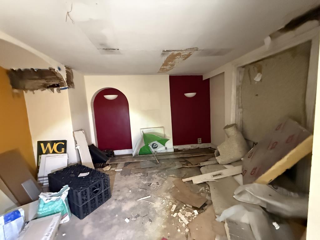 Ground floor reception office space