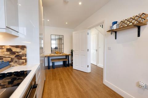 3 bedroom semi-detached house for sale, Harbourside, Harwich, CO12 3