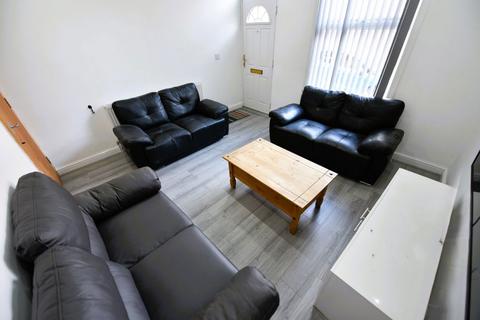 61 Harold Grove (3 BED)