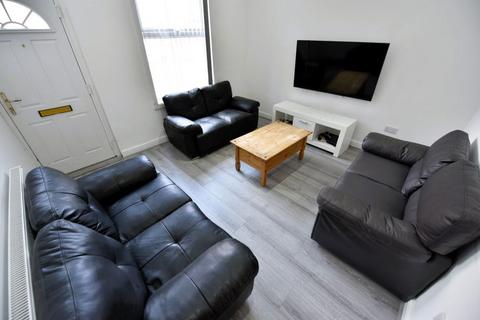 3 bedroom house to rent, 61 Harold Grove (3 BED)