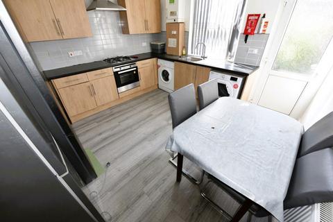 3 bedroom house to rent, 61 Harold Grove (3 BED)