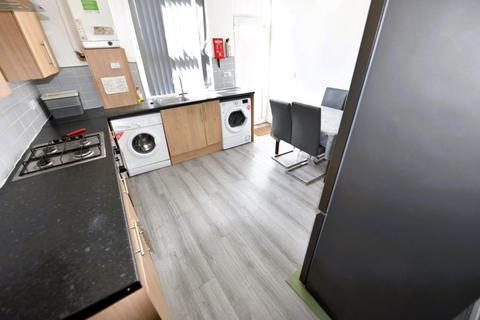 3 bedroom house to rent, 61 Harold Grove (3 BED)