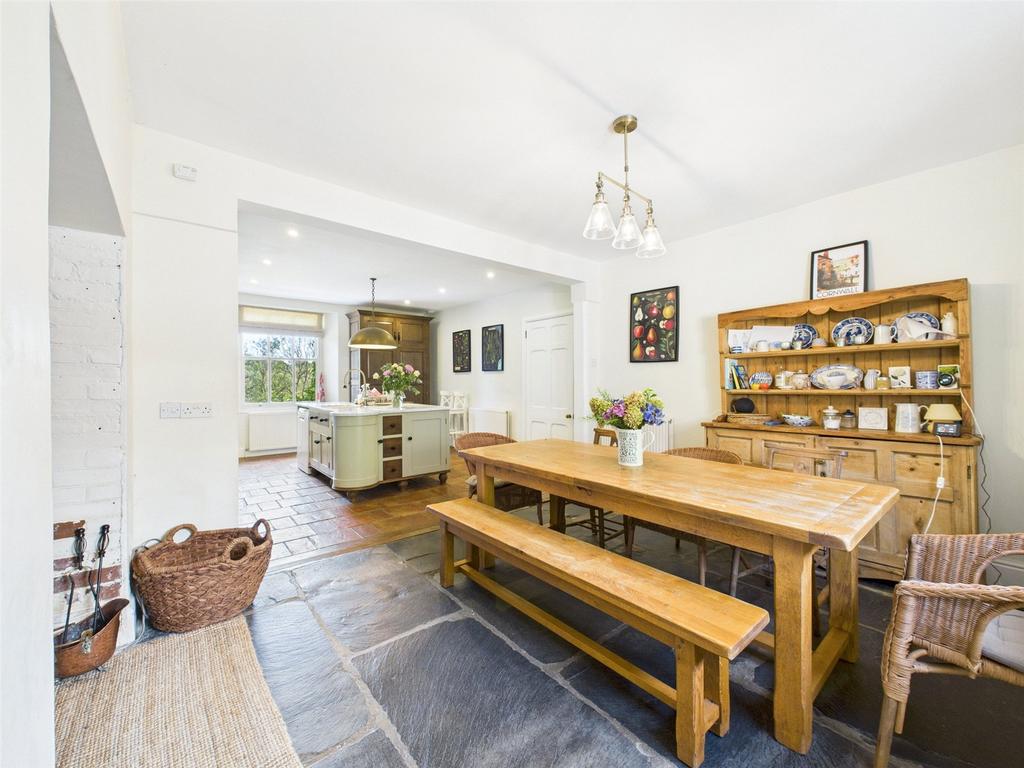 Kitchen / Dining