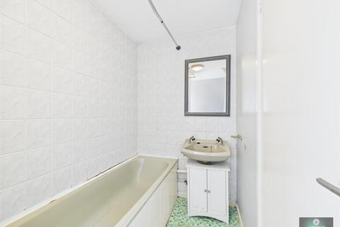 34 Ash Keys, Crawley, RH10 6TJ