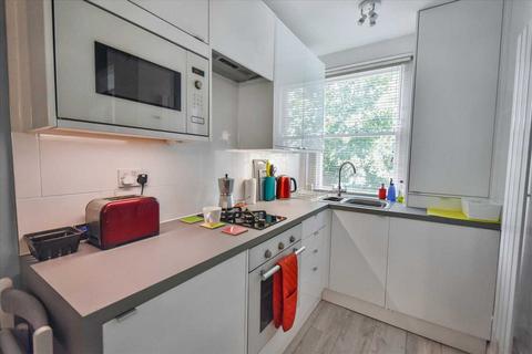 1 bedroom flat for sale, Dewsbury Court, Chiswick