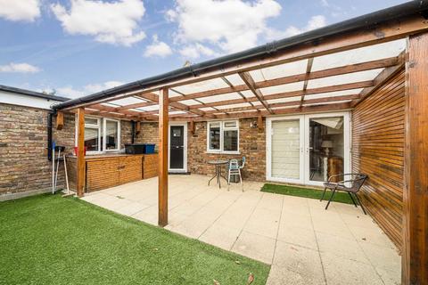 Oldfield Road, Hampton TW12