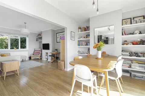 50 Beeches Close, Saffron Walden, CB11 4BT