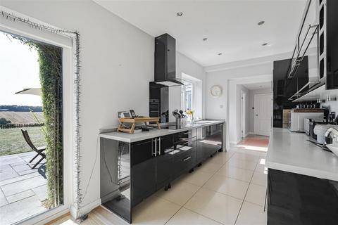 50 Beeches Close, Saffron Walden, CB11 4BT