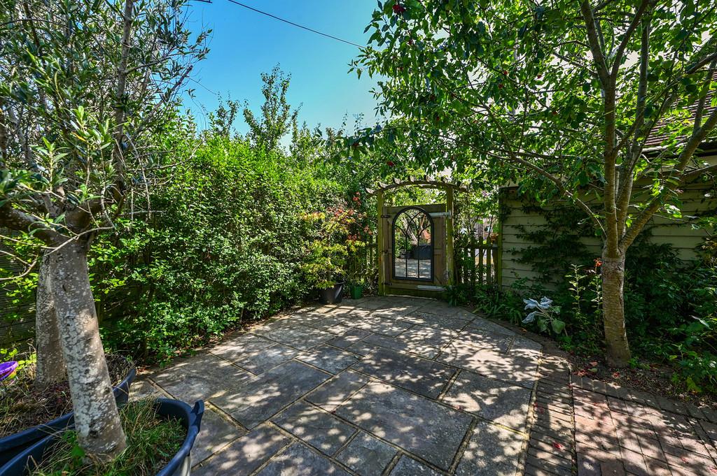 Crab apple cottage tn31 (26)