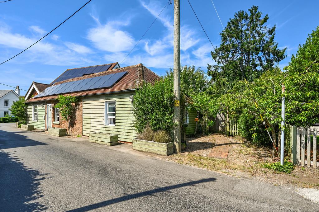 Crab apple cottage tn31 (3)