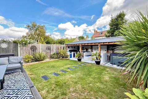 2 bedroom detached house for sale, Leigh on Sea SS9