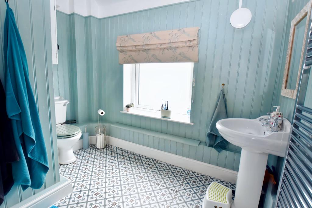 Shower Room 1