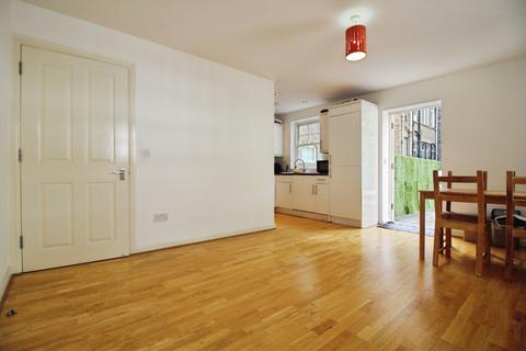 1 bedroom apartment to rent, Commercial Road, Aldgate, London E1