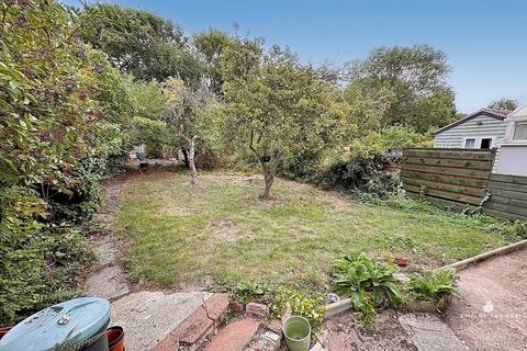 3 bedroom semi-detached house for sale, Clarence Road North, Benfleet