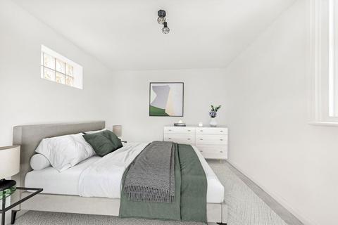 2 bedroom flat for sale, Sandycombe Road, Kew TW9