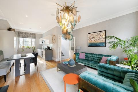 3 bedroom flat for sale, Alexander Street, London, W2