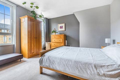 2 bedroom apartment for sale, Swan Road, London, SE16