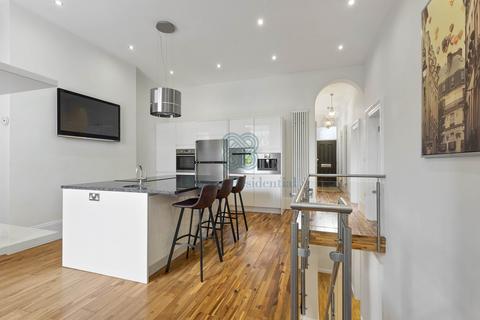 5 bedroom townhouse for sale, Wakefield WF1