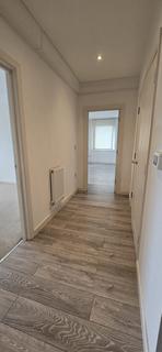 2 bedroom apartment to rent, 1 Buckingham Gardens, Slough, SL1