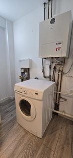 2 bedroom apartment to rent, 1 Buckingham Gardens, Slough, SL1
