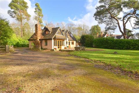 3 bedroom detached house to rent, Seven Hills Road, Cobham, KT11