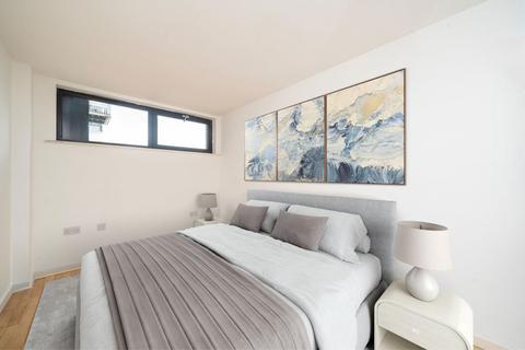 2 bedroom flat for sale, Cowley Road, London W3