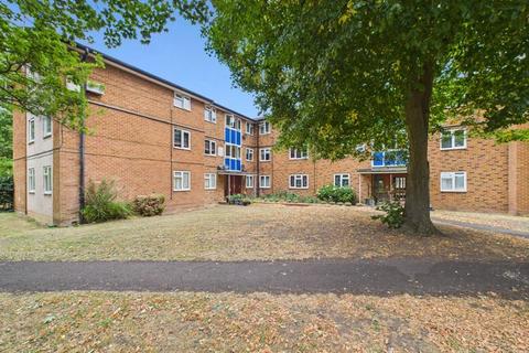 3 bedroom flat for sale, Fieldhead Place, Tettenhall Wood, Wolverhampton, WV6