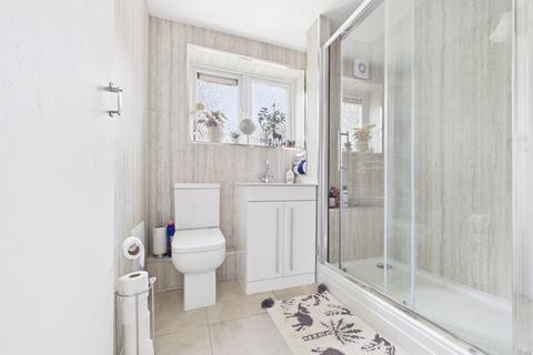 3 bedroom flat for sale, Fieldhead Place, Tettenhall Wood, Wolverhampton, WV6