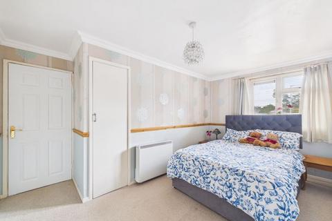 3 bedroom flat for sale, Fieldhead Place, Tettenhall Wood, Wolverhampton, WV6
