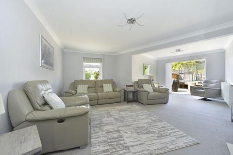 undefined, Links Close, Ewhurst