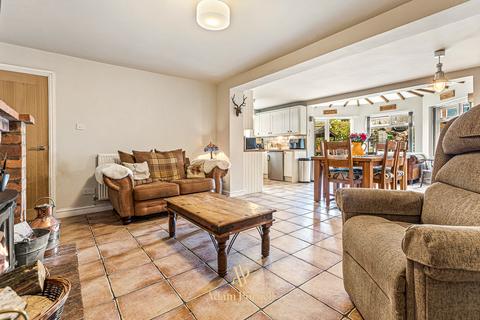 4 bedroom semi-detached house for sale, Brookside, Burbage, LE10