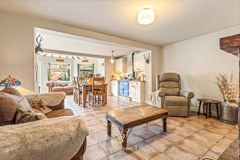 4 bedroom semi-detached house for sale, Brookside, Burbage, LE10