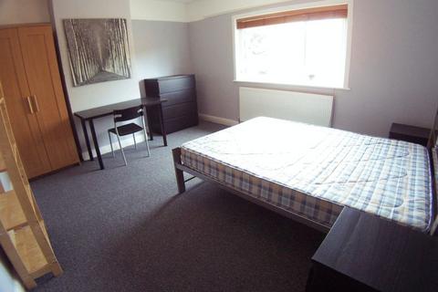 77 Hartley Avenue, Leeds, LS6 2HY