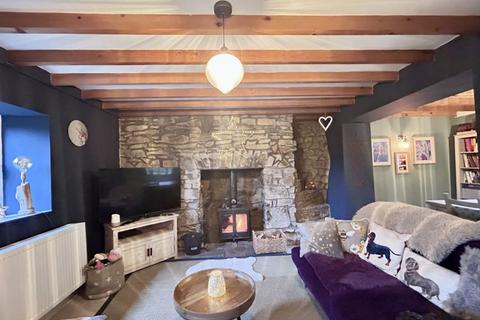 undefined, Long Row, Lower Gellifellin, Abergavenny