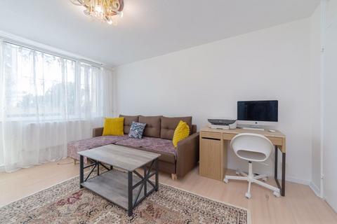 Downfield Close -