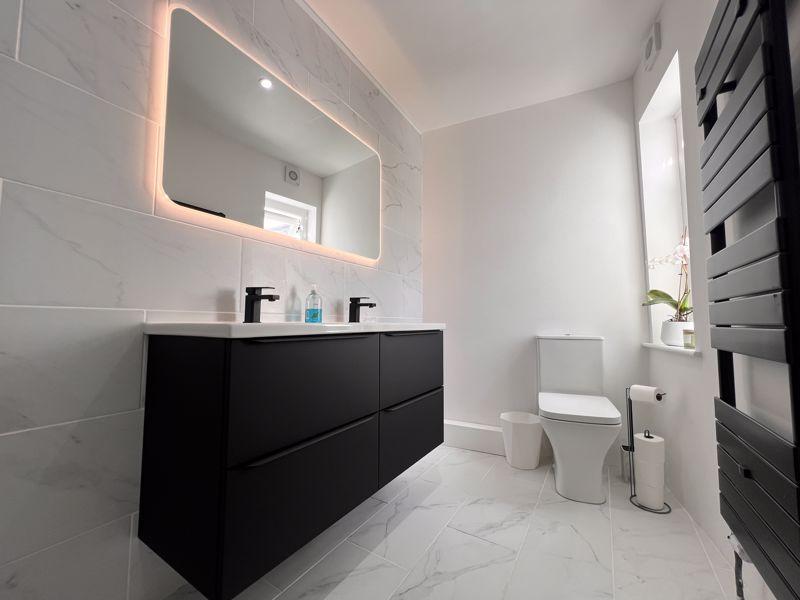 Ensuite