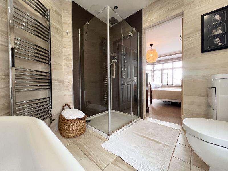 Ensuite