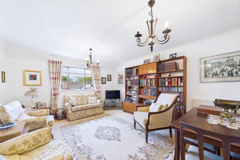 2 bedroom apartment for sale, The Avenue, Tadworth
