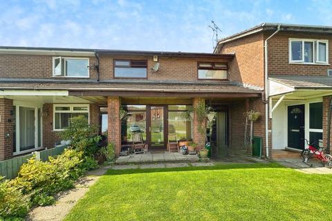 Hodder Way, Whitefield