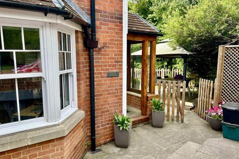 undefined, Cores End Road, Bourne End SL8