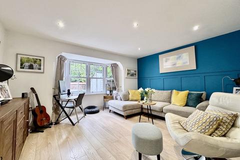 undefined, Cores End Road, Bourne End SL8