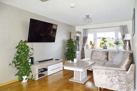 undefined, Nevis Crescent, Alloa FK10