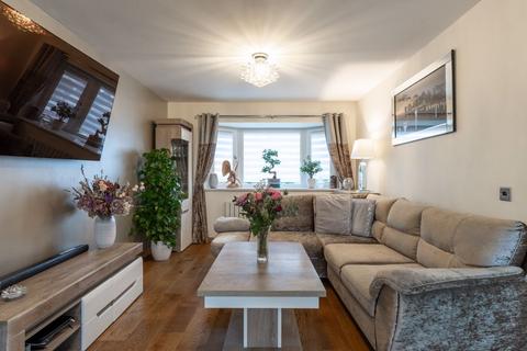 undefined, Nevis Crescent, Alloa FK10