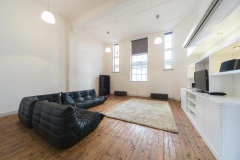 Minstrel Court, London E2