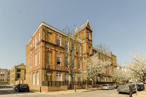 2 bedroom apartment for sale, Minstrel Court, London E2