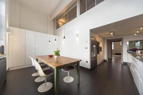 2 bedroom apartment for sale, Minstrel Court, London E2