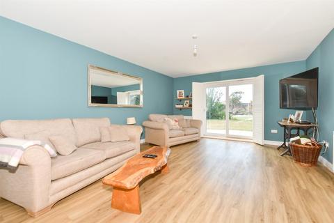 4 bedroom semi-detached house for sale, Palmbeach Avenue, Hythe CT21