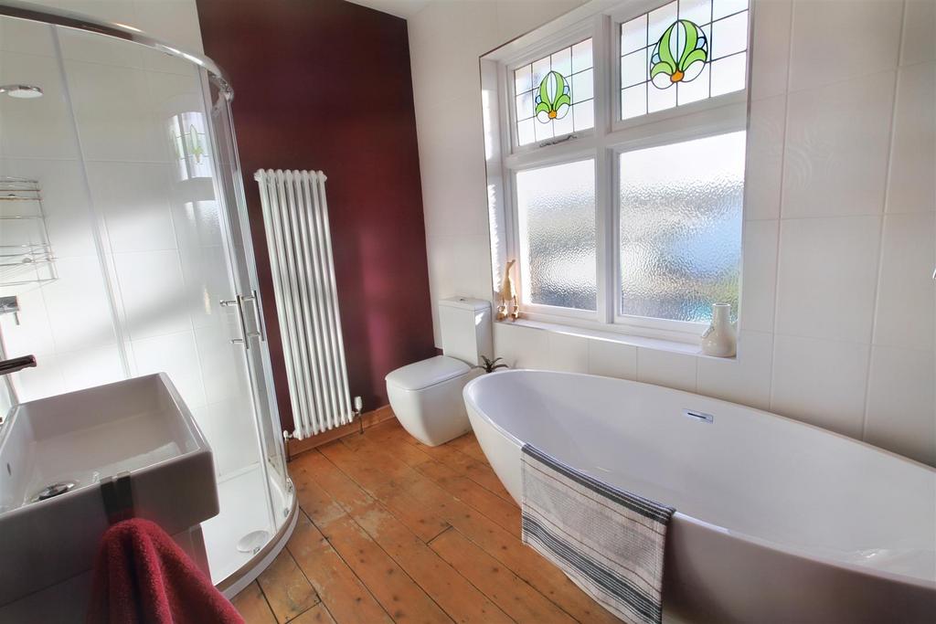 Upstairs Bathroom
