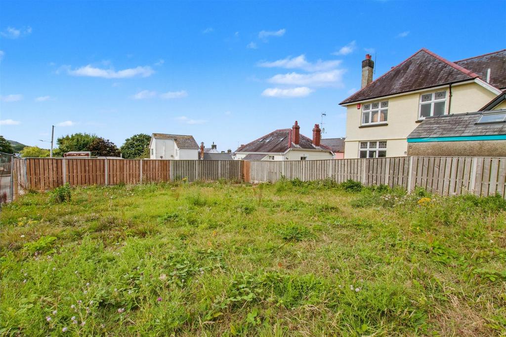 Plot potential/Additional garden area
